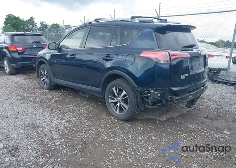 2018 Toyota Rav4 Xle z USA, uszkodzony, nr VIN JTMRFREV8JJ252315